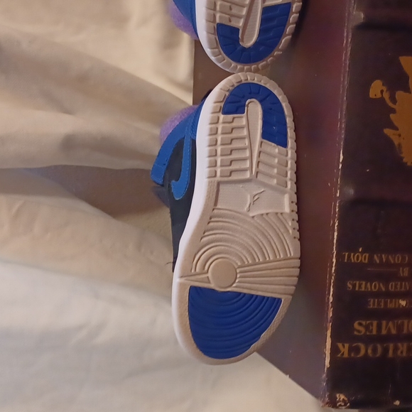 Royal blue & black sneakers - Picture 3 of 7